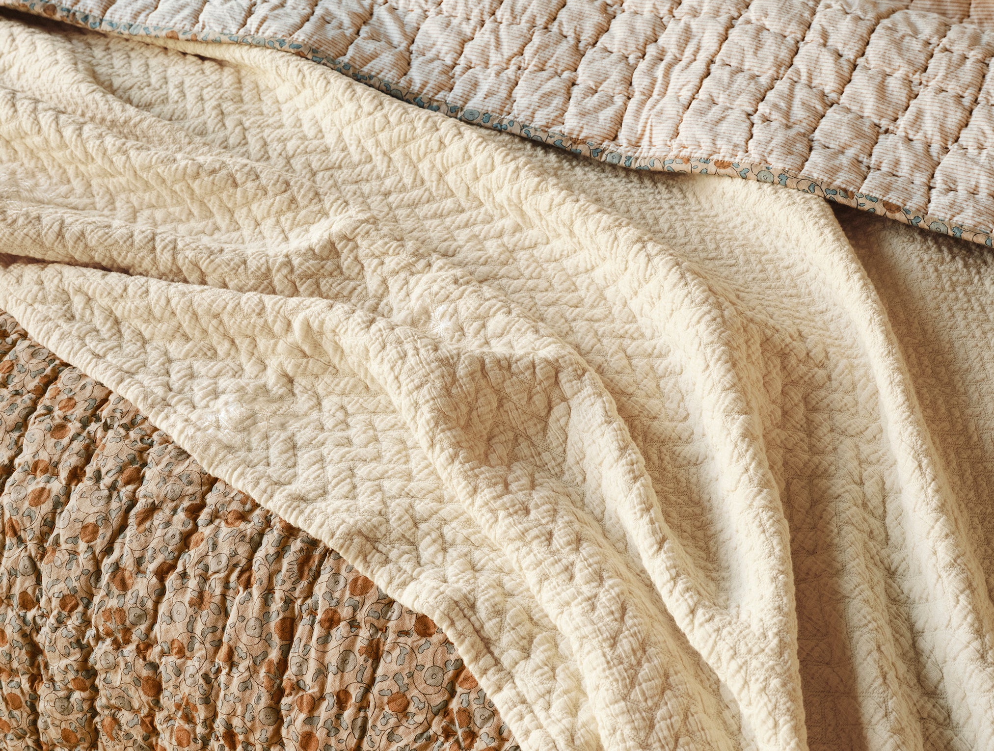 Angeles Organic Matelasse Blanket - Image 4