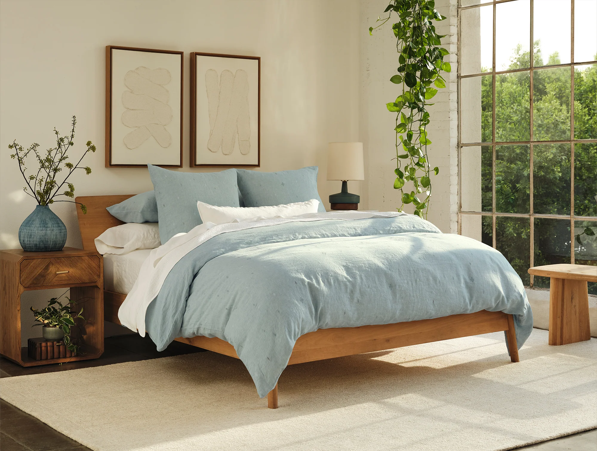 Cambria Embroidered Organic Linen Duvet Cover - Image 2