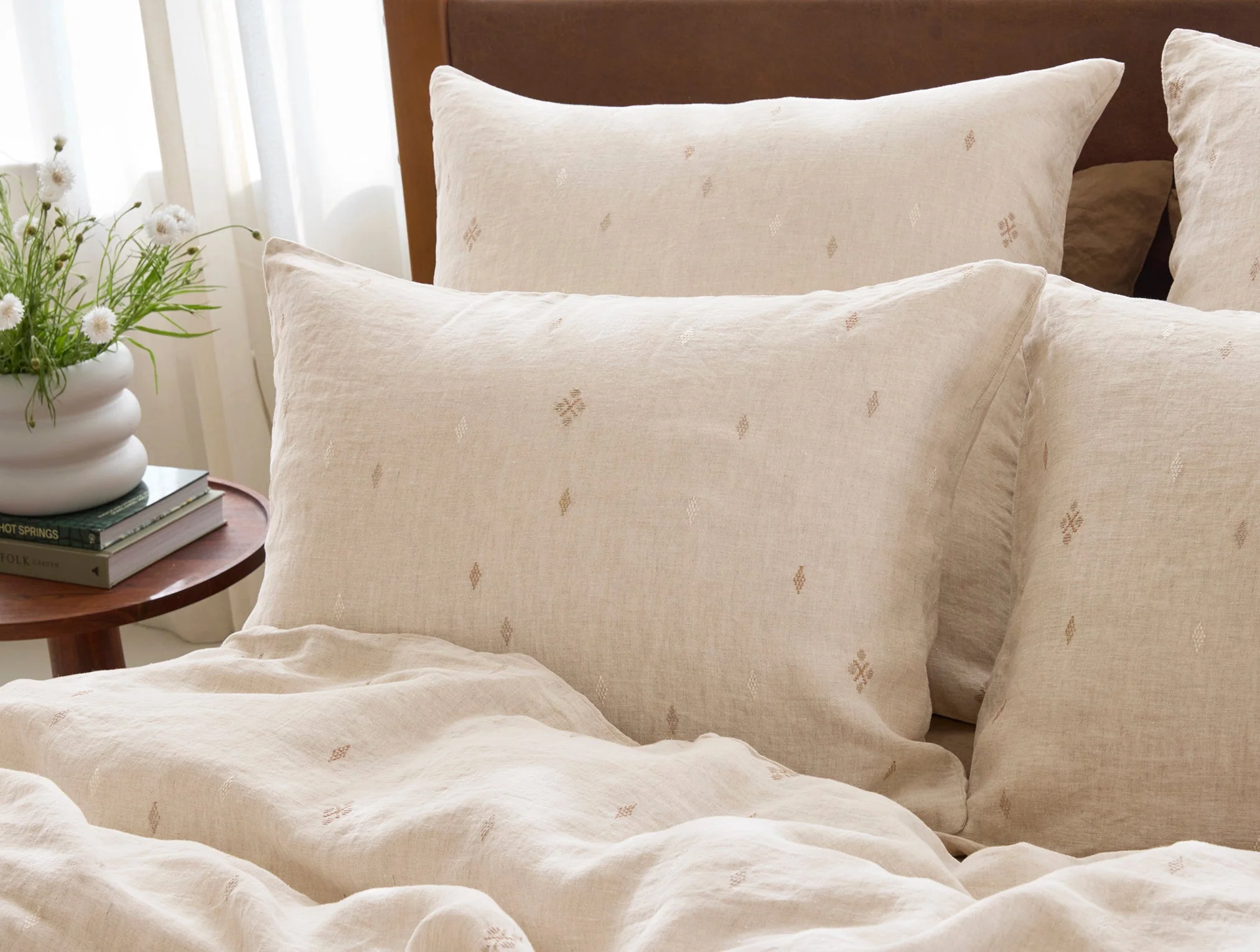 Cambria Embroidered Organic Linen Duvet Set - Image 9