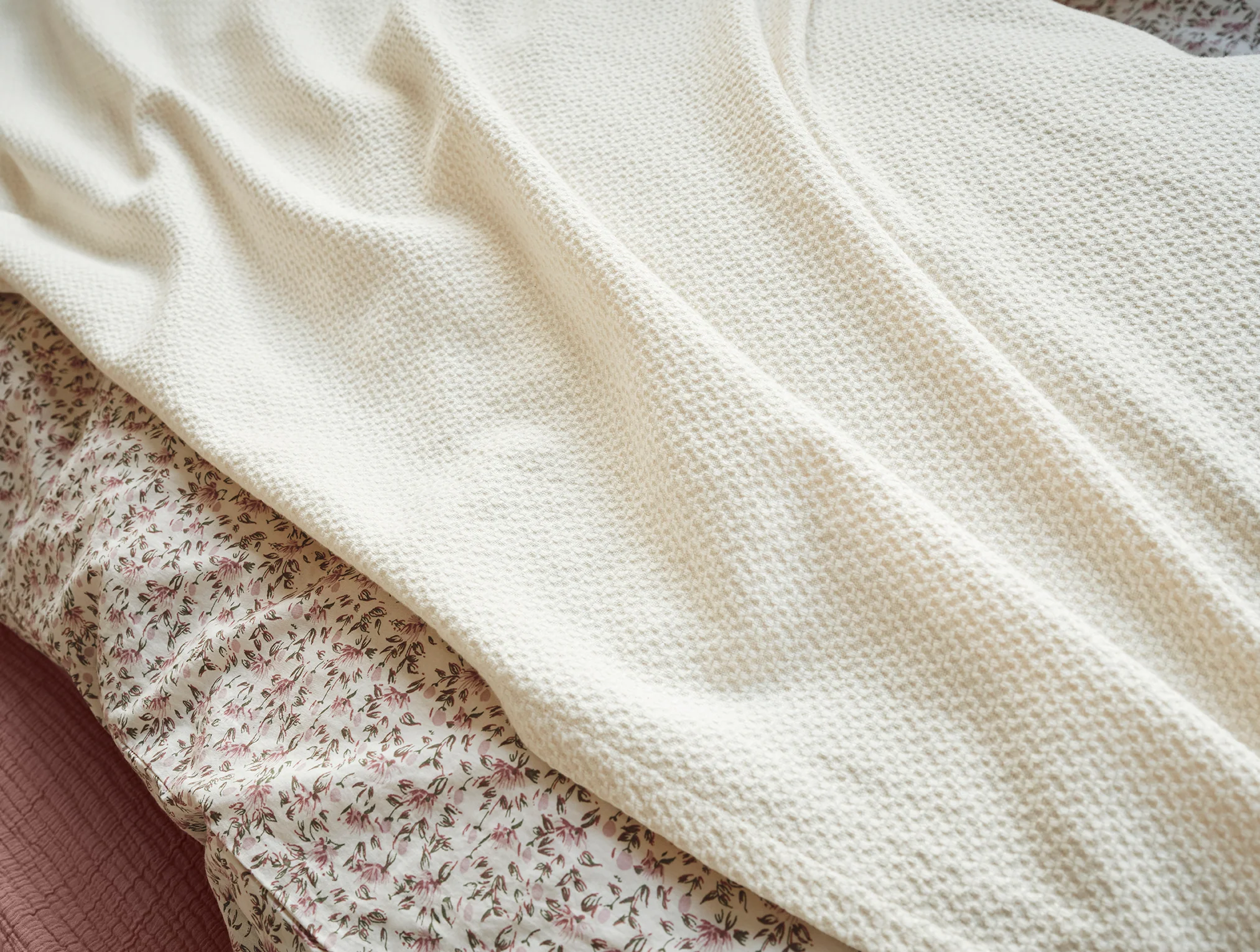 Classic Organic Blanket - Image 3