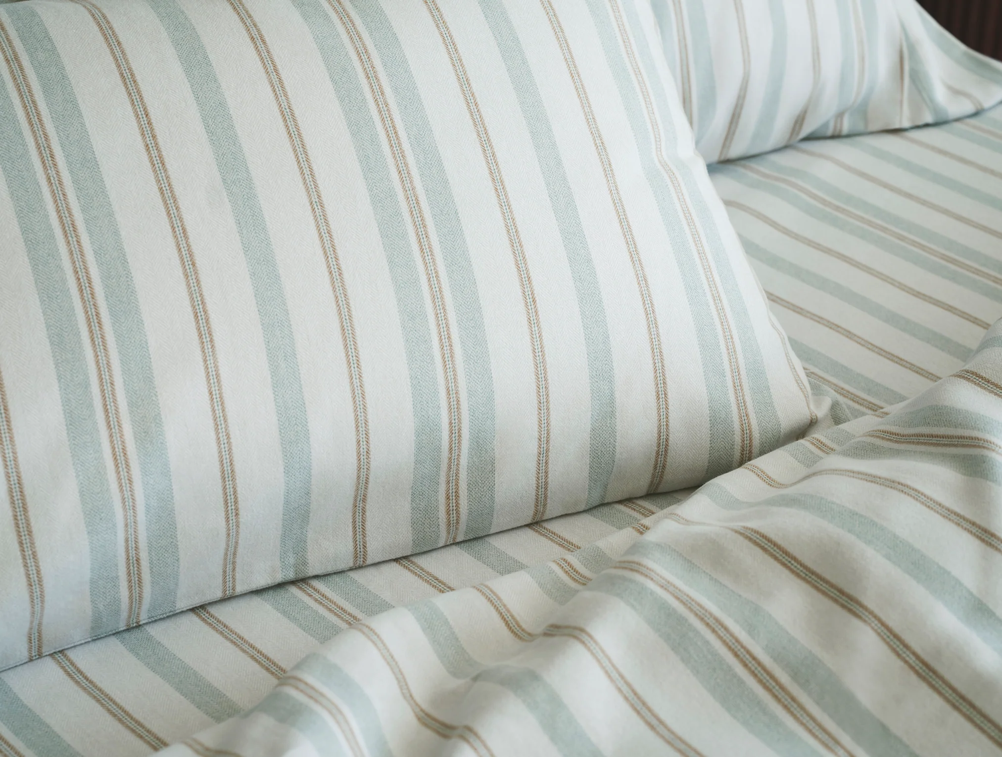 Cloud Brushed™ Organic Flannel Pillowcase - Image 4