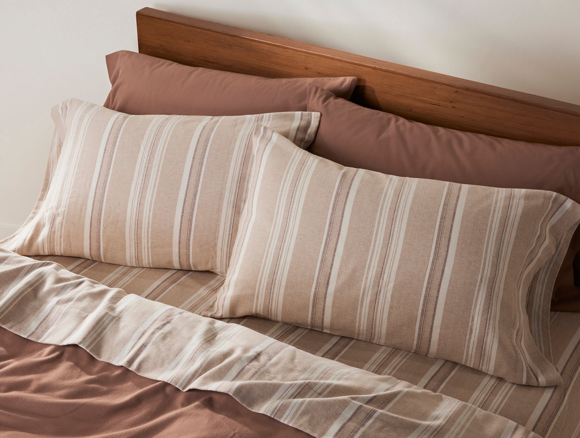 Cloud Brushed™ Organic Flannel Sheet Set - Renewed - Image 5