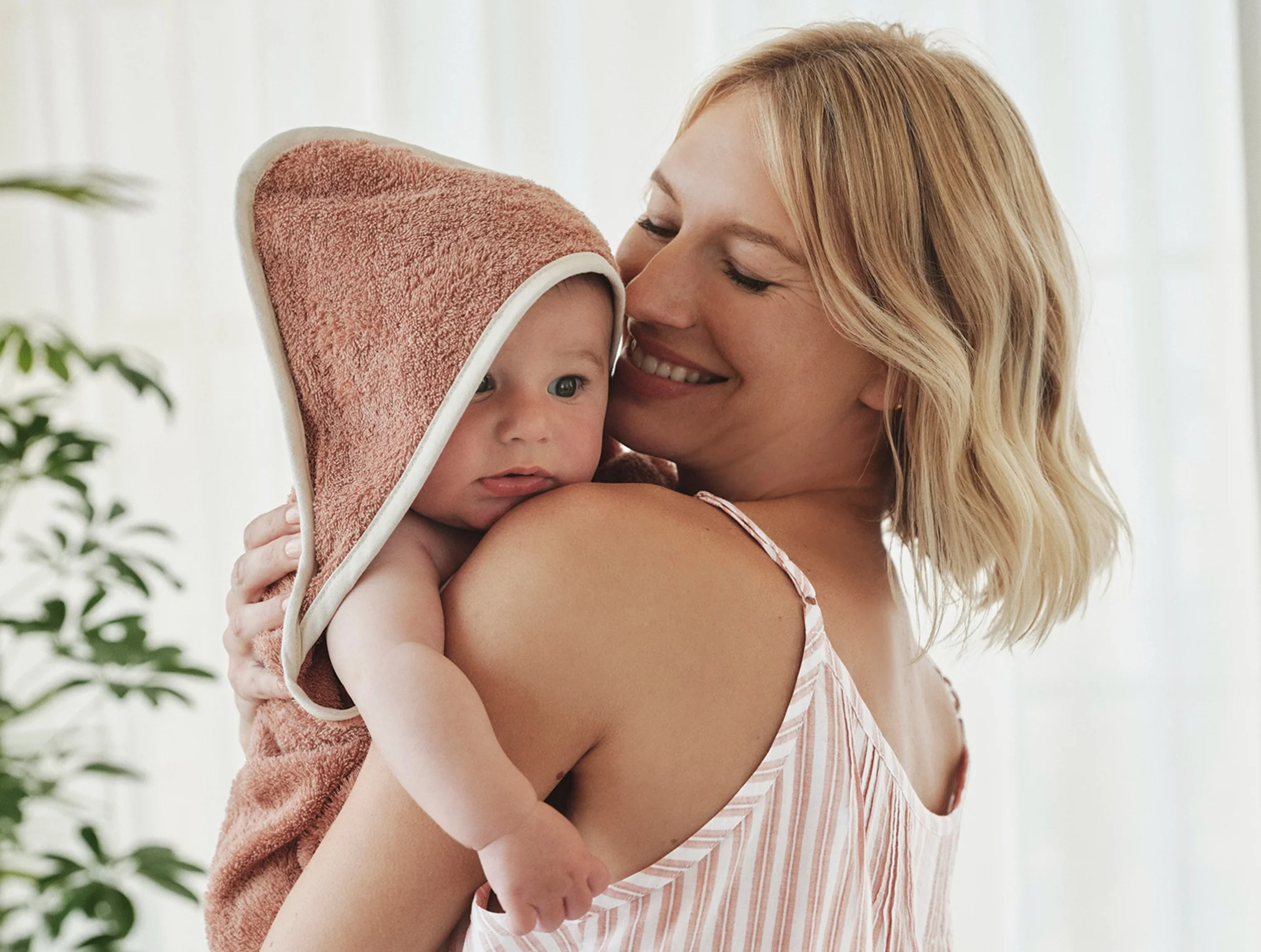 Cloud Loom™ Organic Baby Hooded Towel and Bath Mitt Set - Image 2
