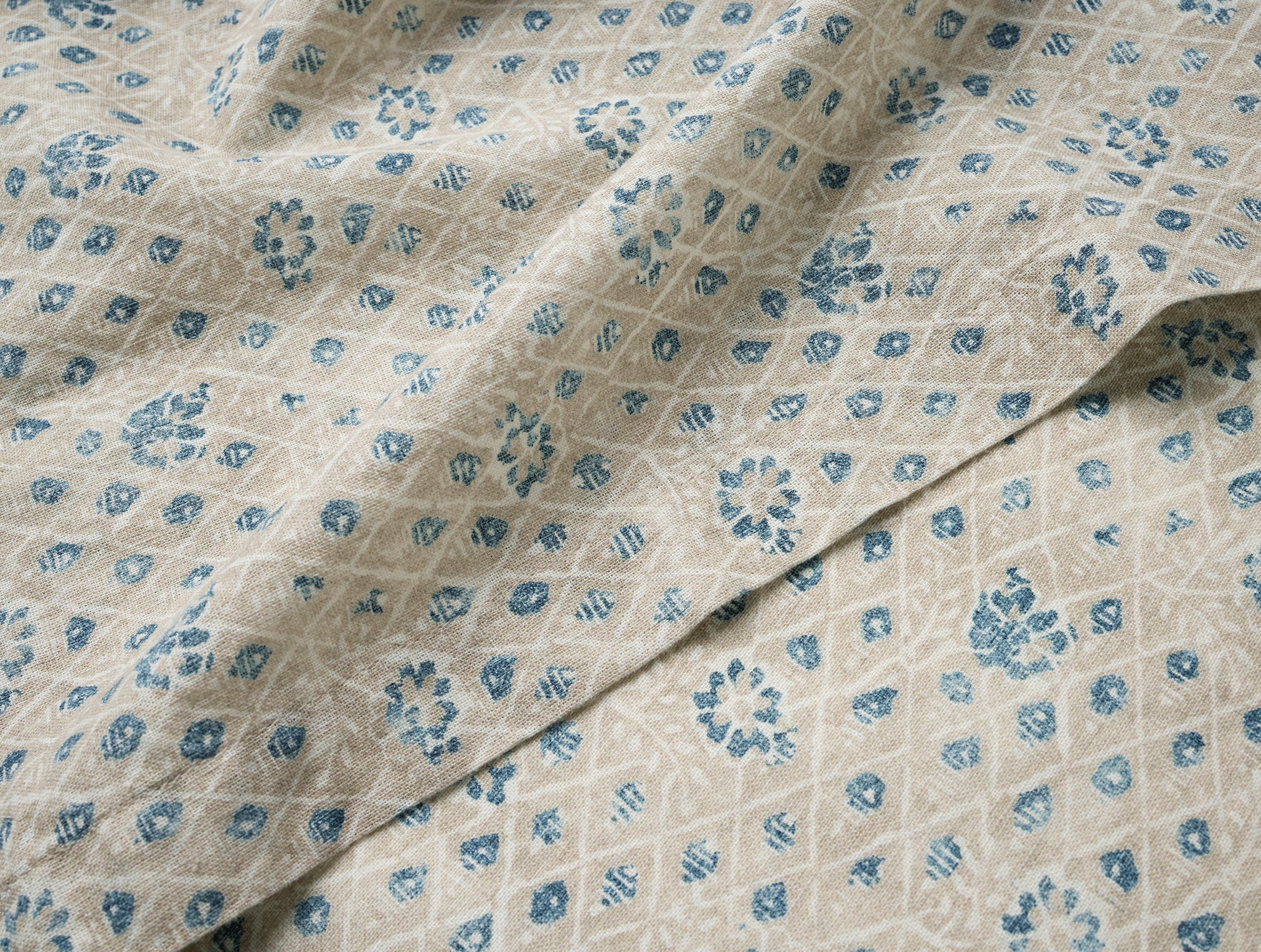 Coral Bell Print Runner + Napkin Set - Image 2