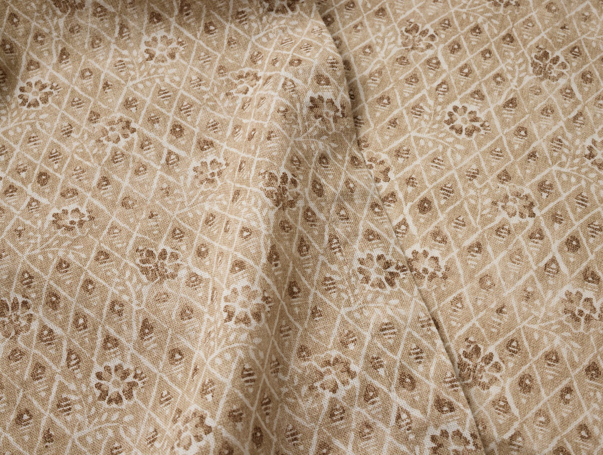 Coral Bell Print Runner + Napkin Set - Image 3