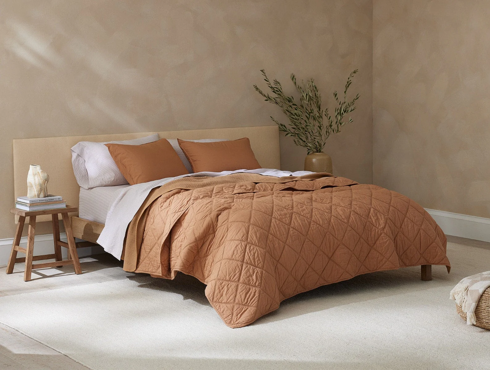 Diamond-Stitched Organic Cotton Comforter - Renewed - Image 9