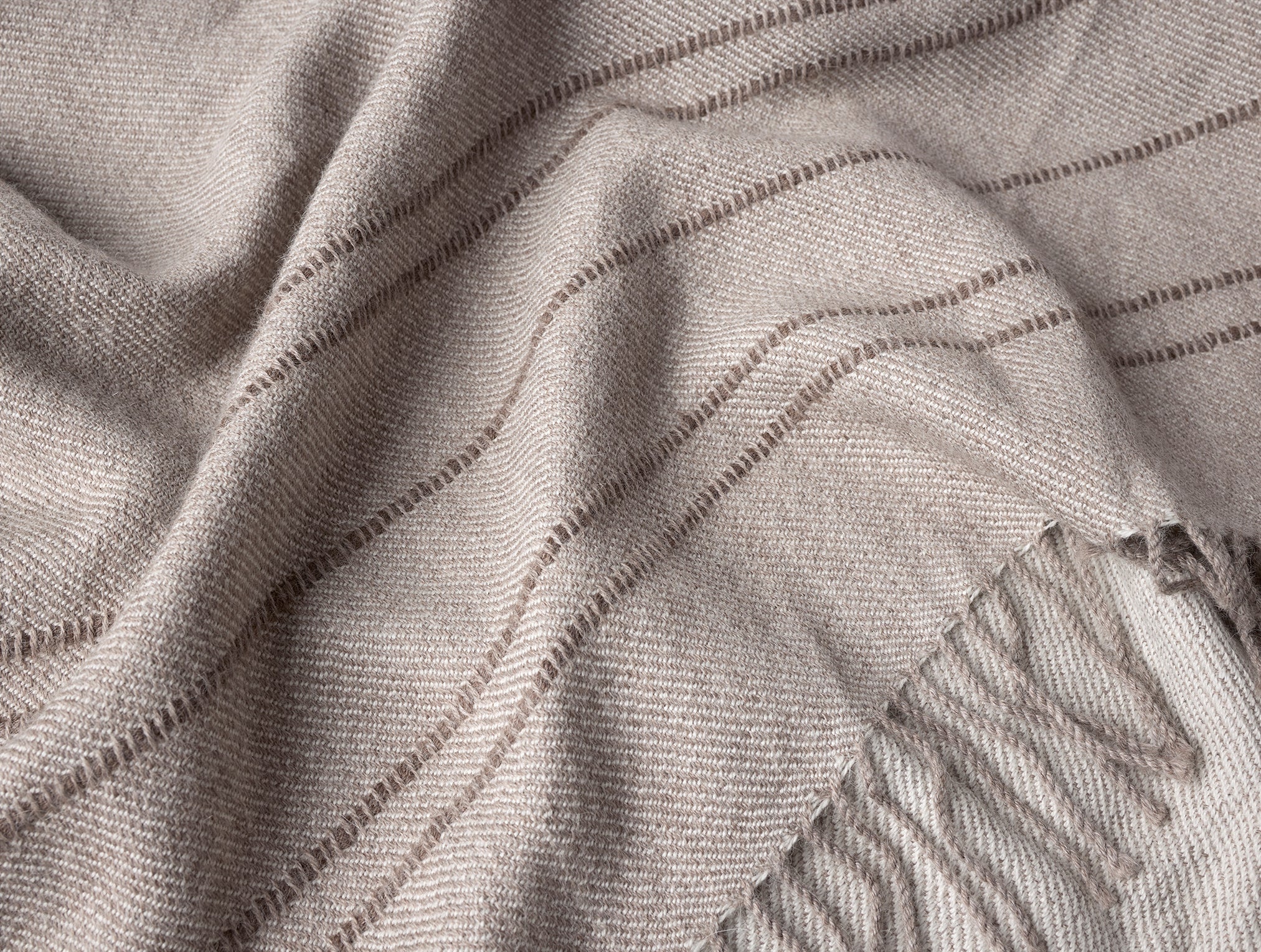 Lima Reversible Alpaca Throw - Image 3