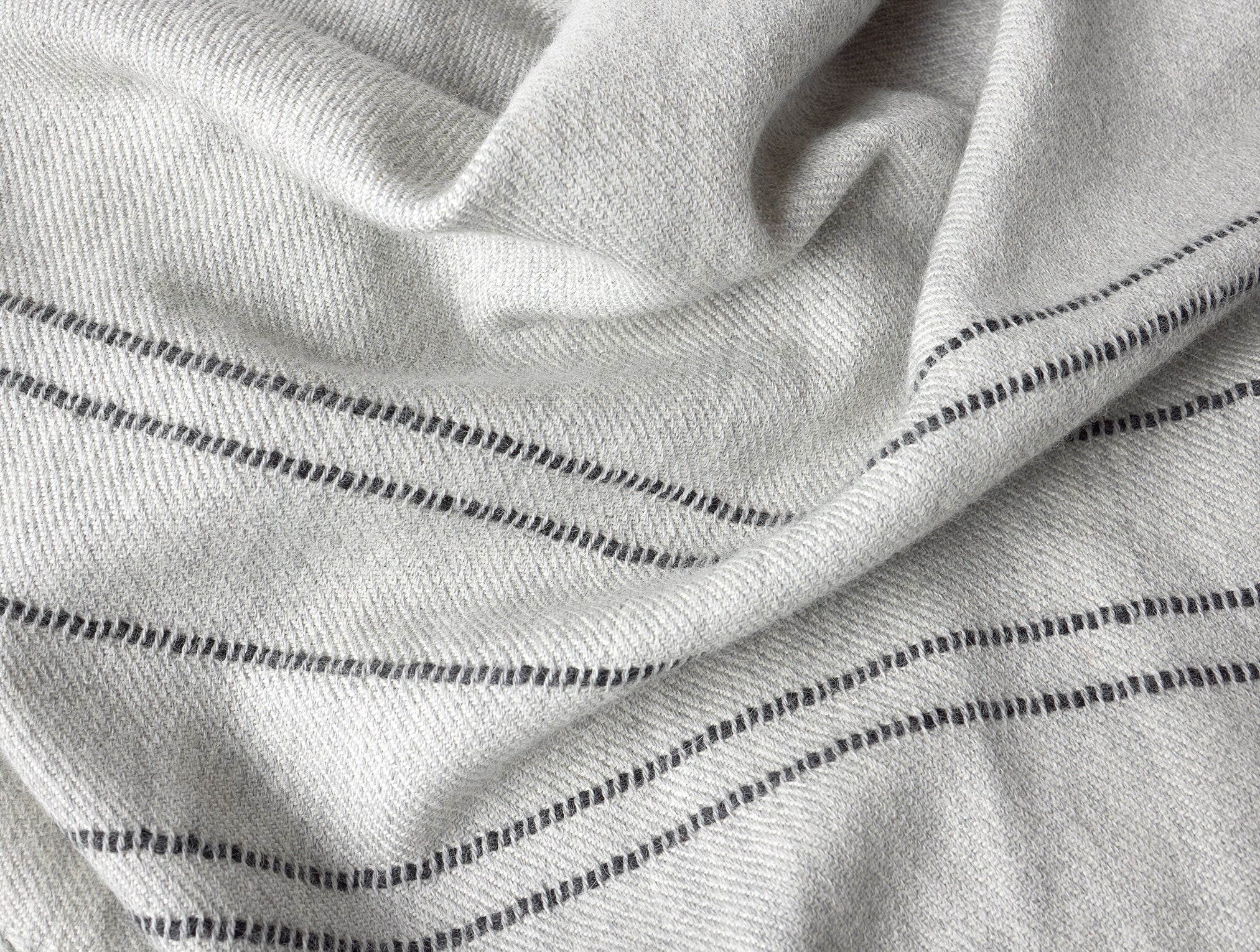 Lima Reversible Alpaca Throw - Image 4