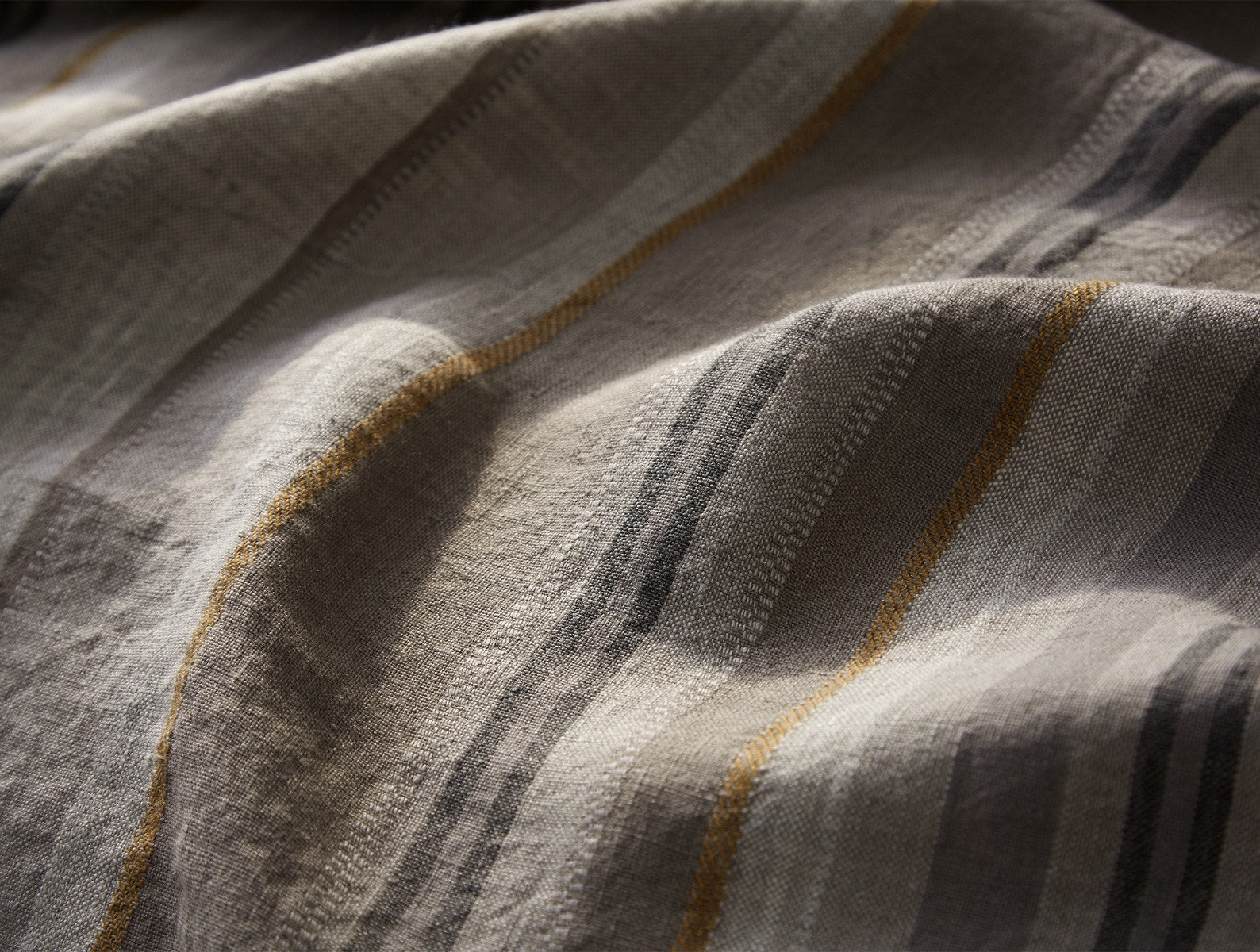 Mojave Organic Linen Tablecloth - Image 2