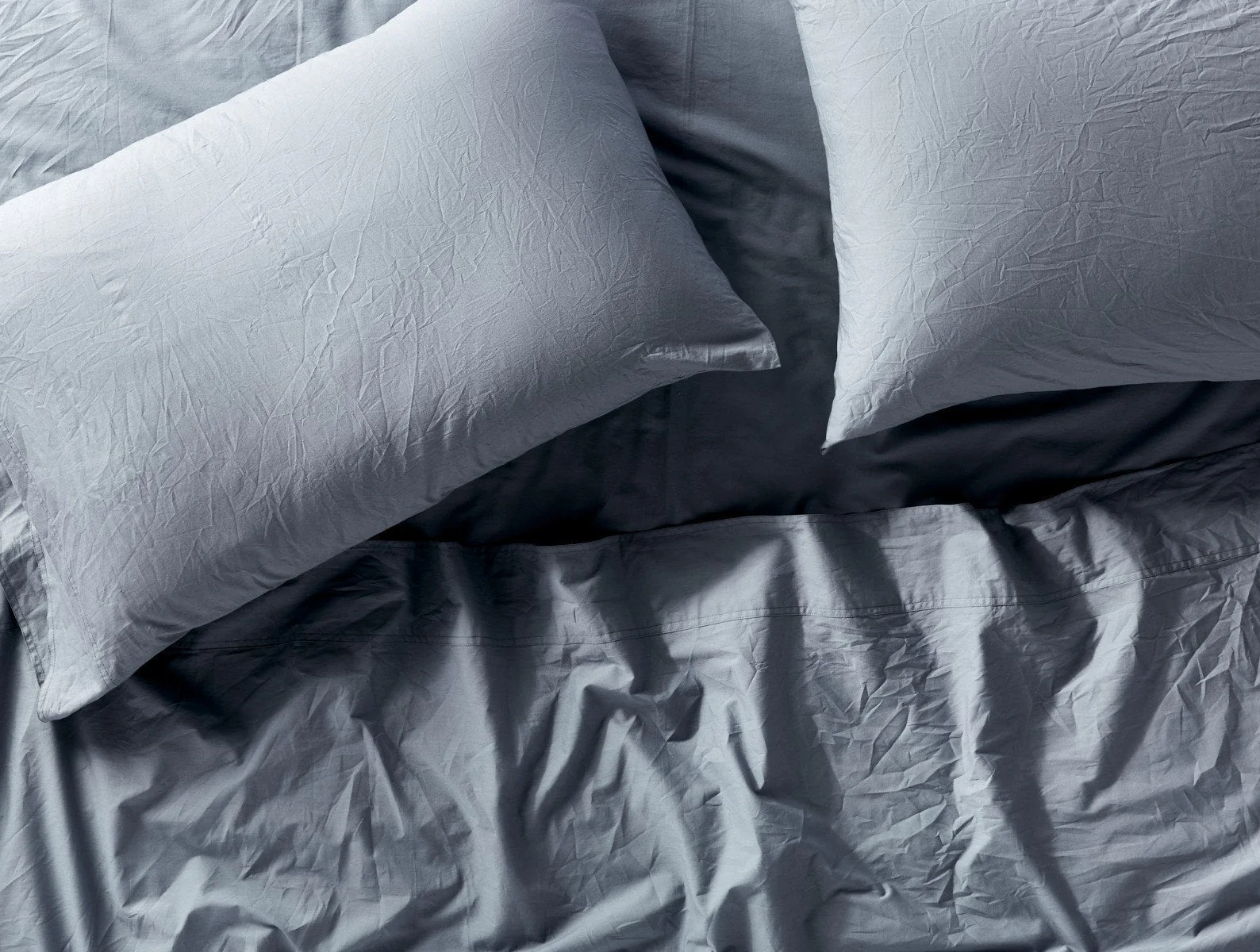 Organic Crinkled Percale™ Fitted Sheet - Renewed - Image 3