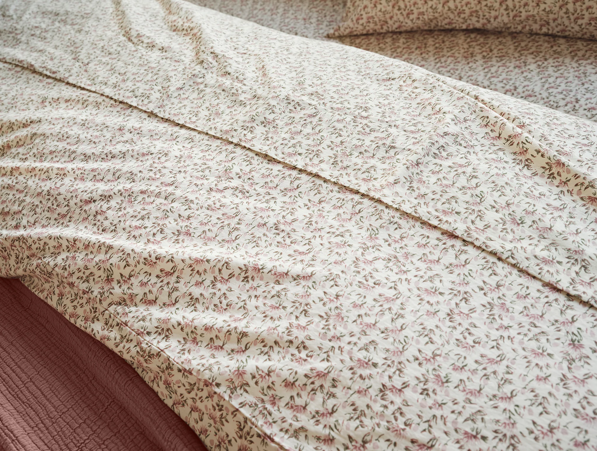 Organic Print Percale Sheet Set - Image 4