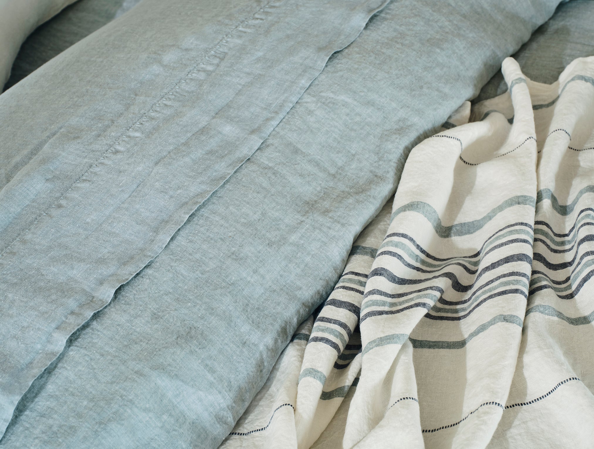 Organic Relaxed Linen Sheet Set - Image 3