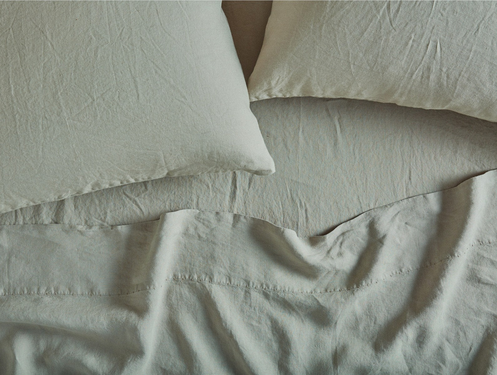 Organic Relaxed Linen Sheet Set - Renewed - Image 2