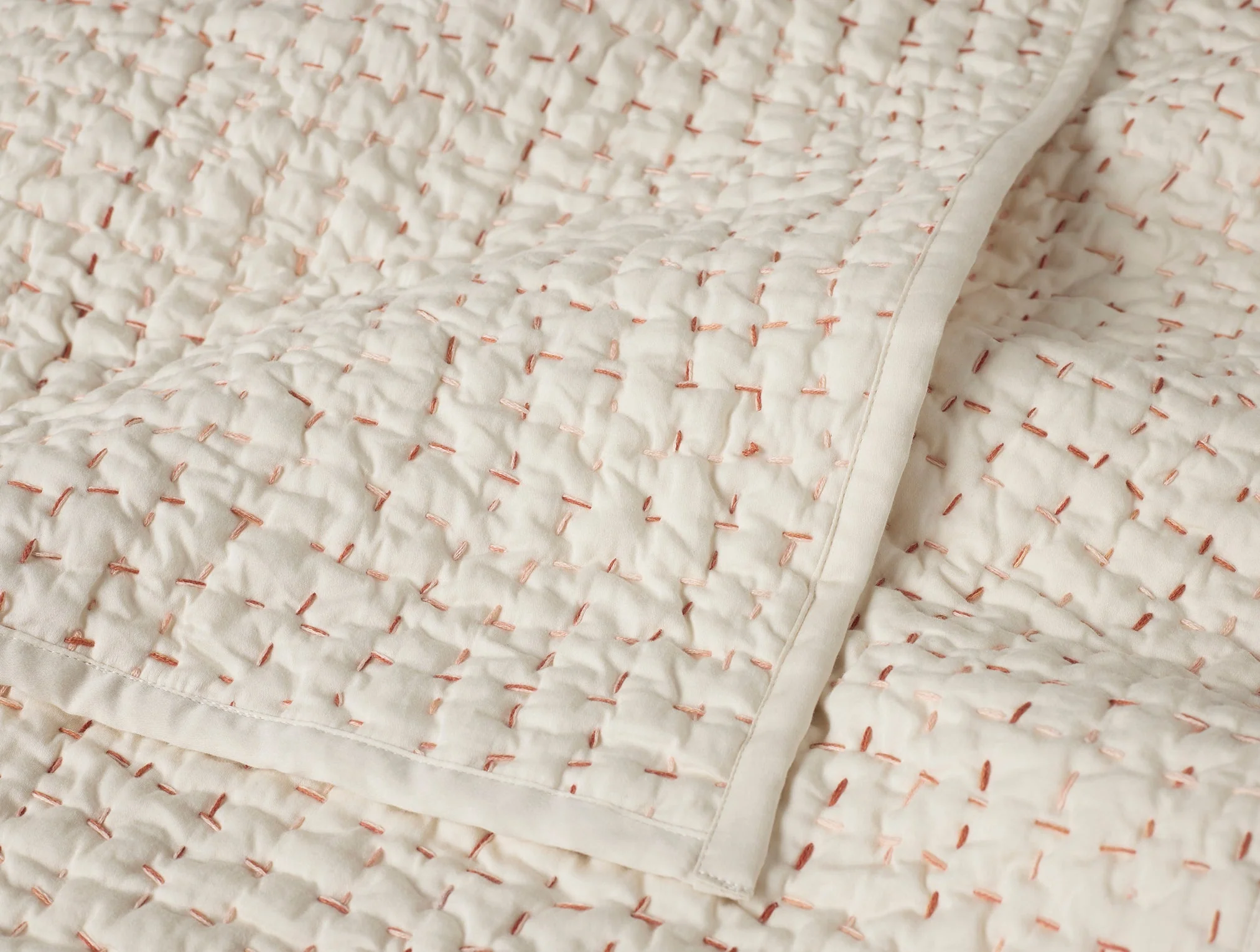 Pebbled Handstitched Organic Toddler Quilt - Image 3