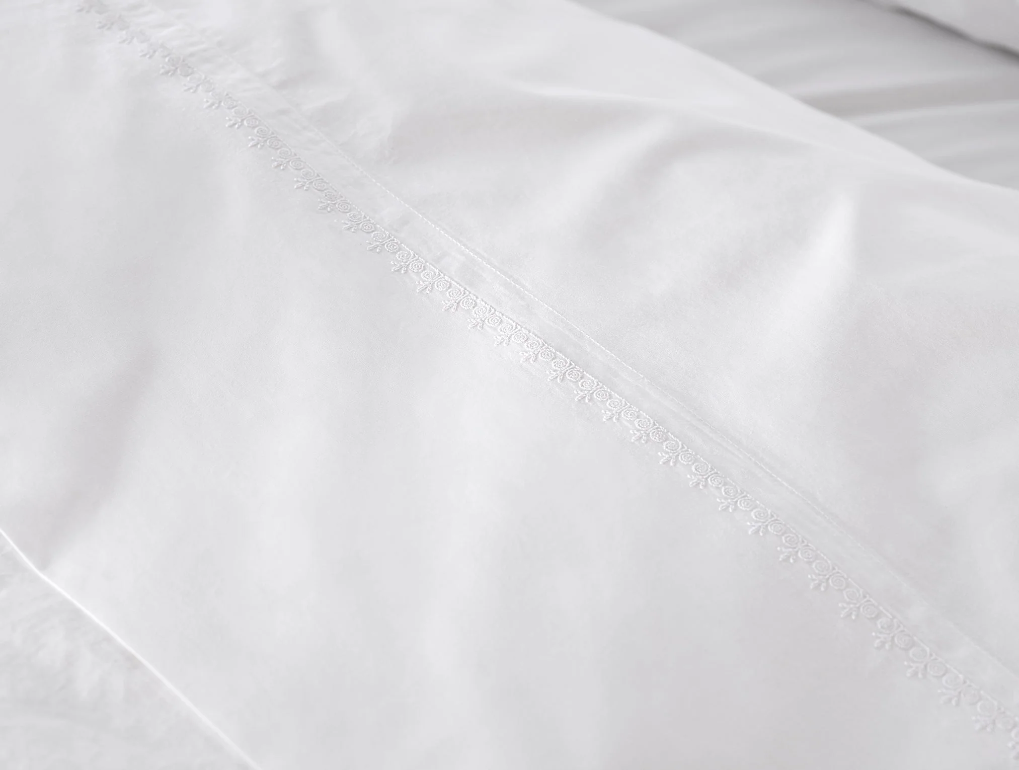 Refined Organic Percale Sheet Set - Image 3