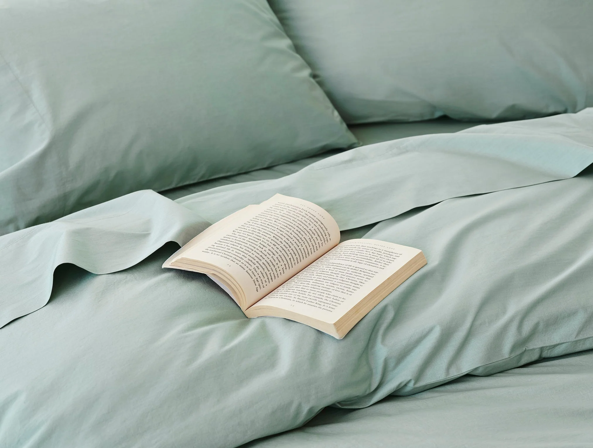 Refined Organic Percale Sheet Set - Image 3