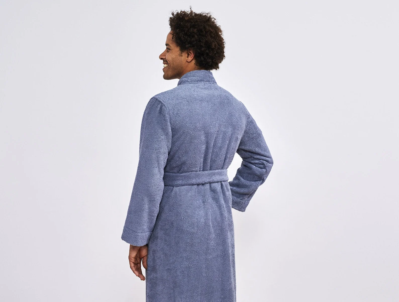Unisex Air Weight® Organic Robe - Renewed - Image 3
