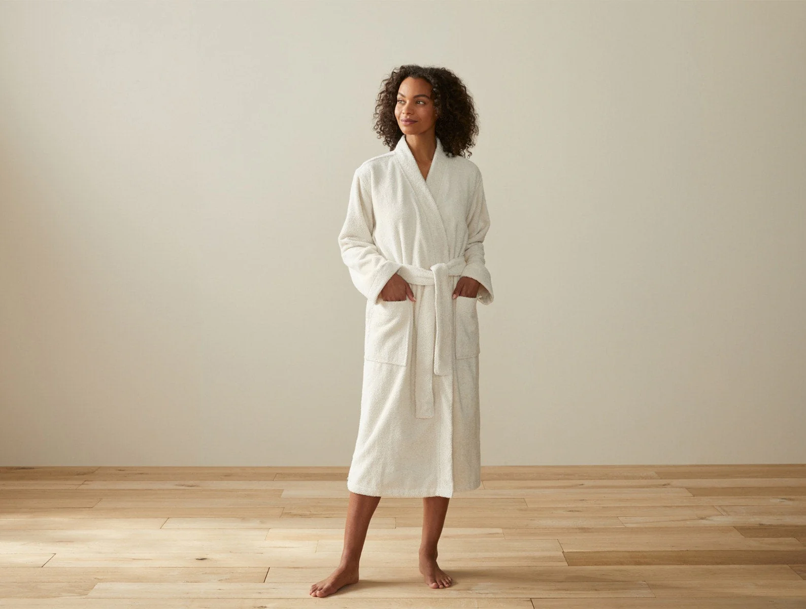 Unisex Air Weight® Organic Robe - Renewed - Image 3