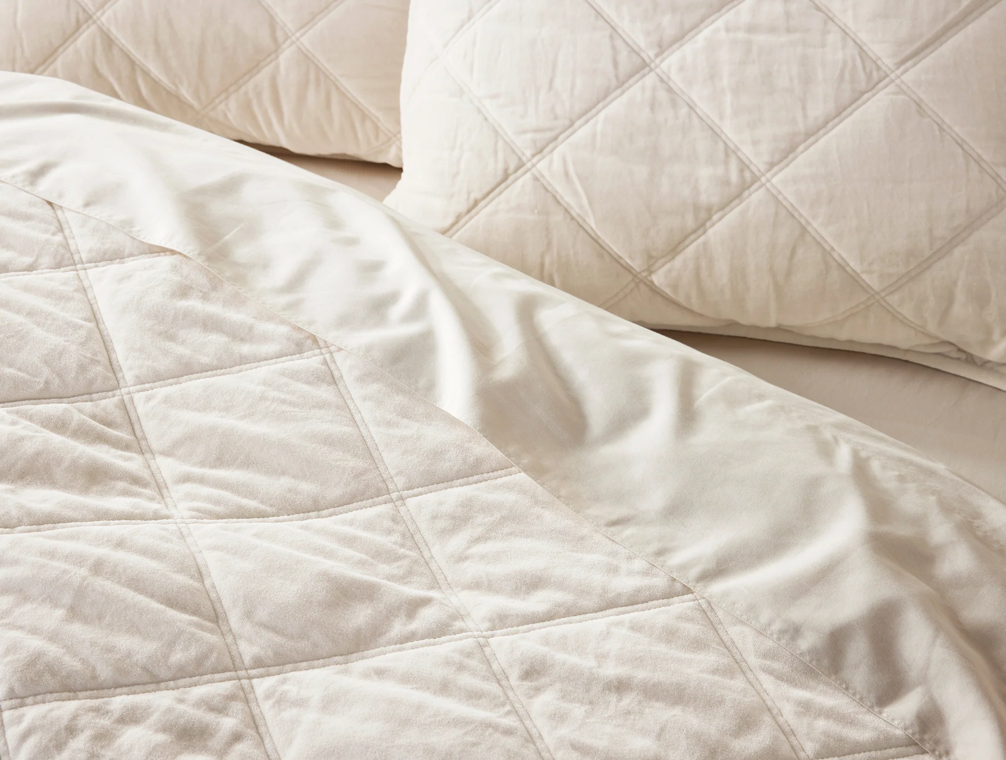 Velvet Organic Quilt - Image 4