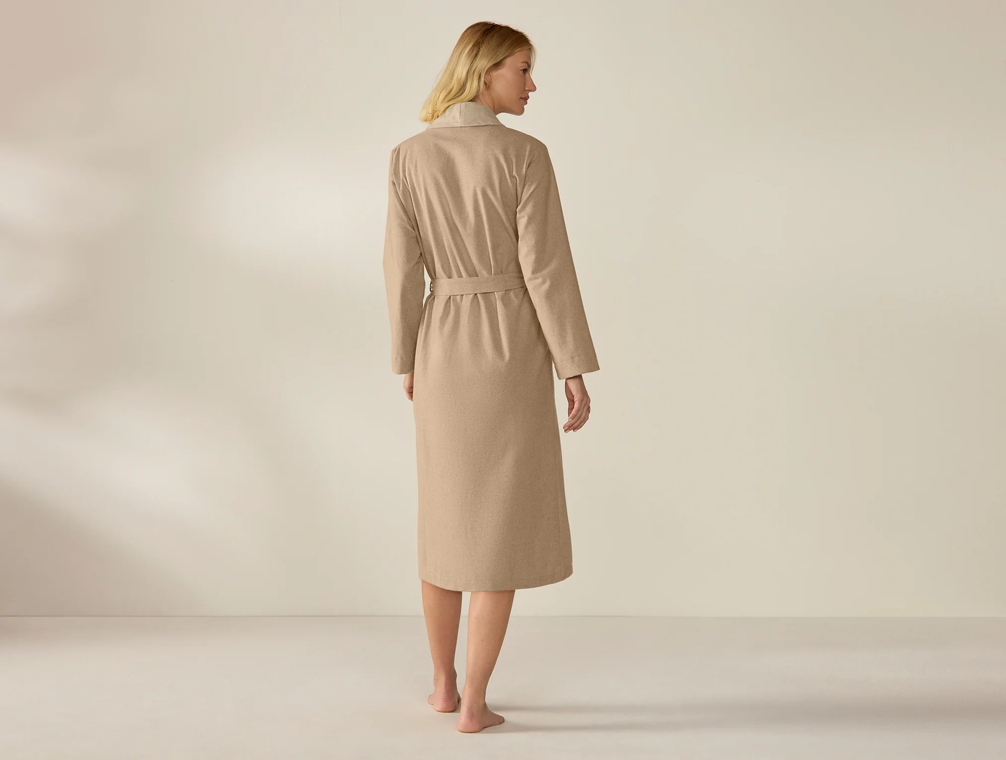 Women's Cloud Brushed Organic Flannel Robe - Image 5