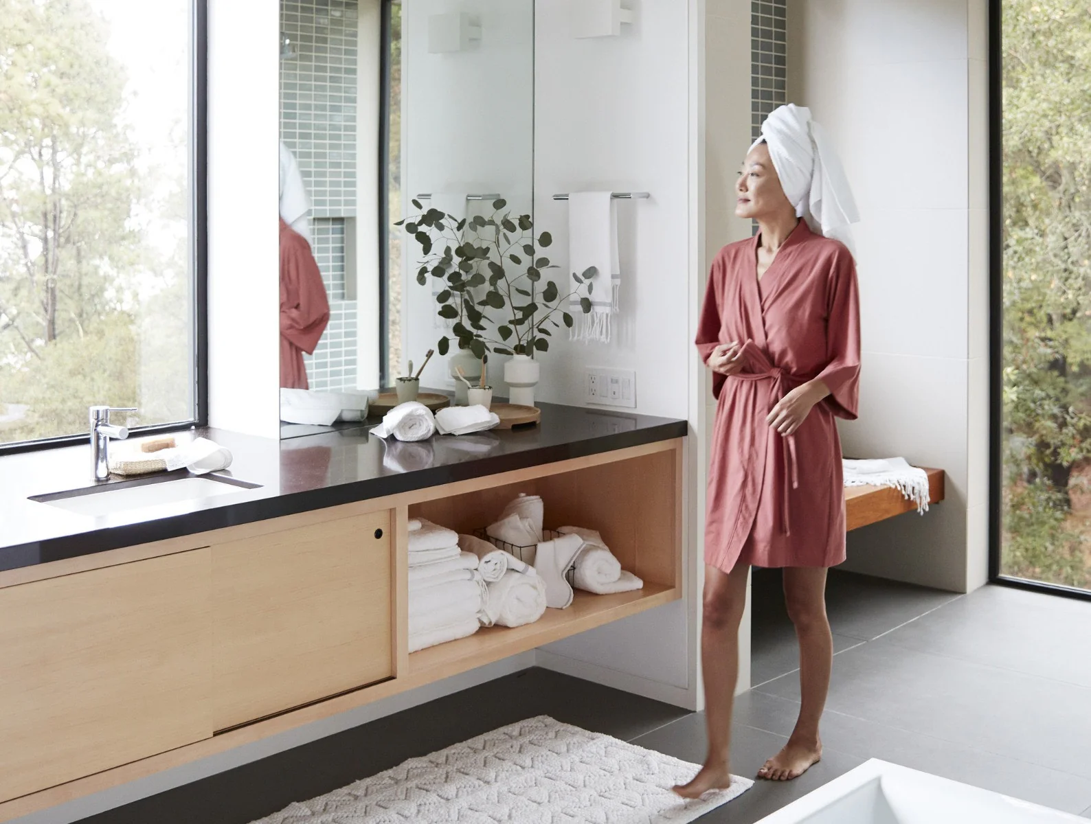 Women's Solstice Organic Short Robe - Renewed - Image 3